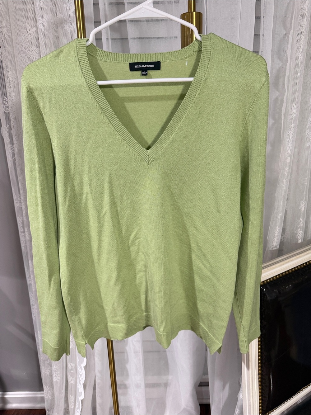 525 America Pale Green V-Neck Knit Top